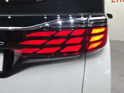 2025 TOYOTA ALPHARD — фото 10