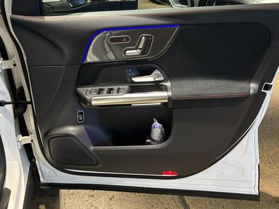 MERCEDES-BENZ GLA - 10