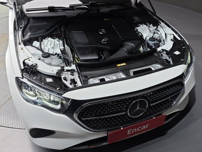 MERCEDES-BENZ E-CLASS - 7