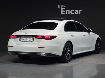 MERCEDES-BENZ E-CLASS - 4