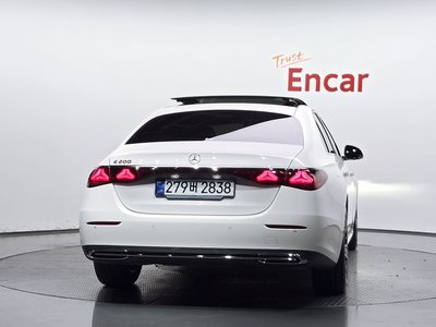 صورة 4 لـ 2025 Mercedes-BENZ E-CLASS