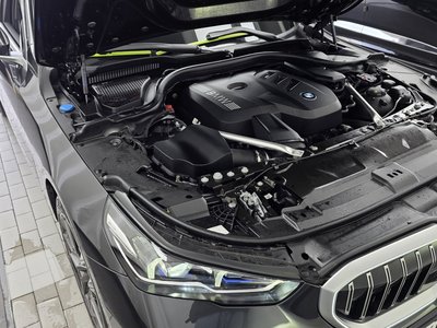 2025 BMW 5 SERIES photo 7