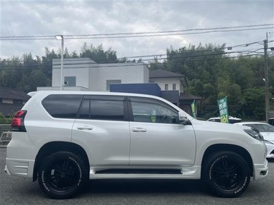 TOYOTA LAND CRUISER - 7