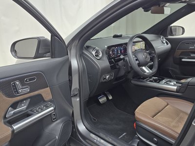 MERCEDES-BENZ GLA - 10