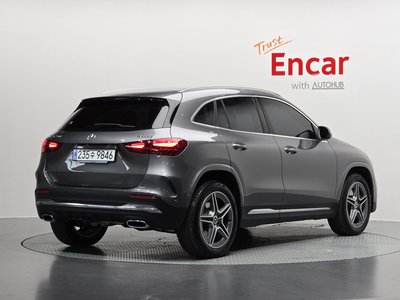 MERCEDES-BENZ GLA - 4