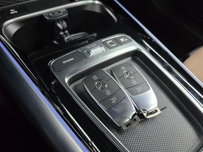 MERCEDES-BENZ GLA - 9