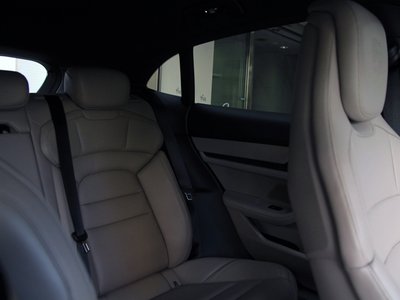2022 Porsche TAYCAN 缩略图 57