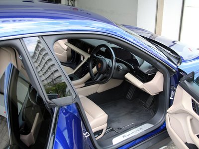 2022 Porsche TAYCAN 照片 2