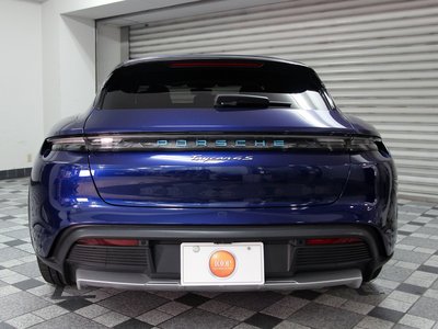 2022 Porsche TAYCAN 照片 10