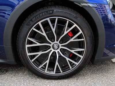 2022 Porsche TAYCAN 缩略图 18