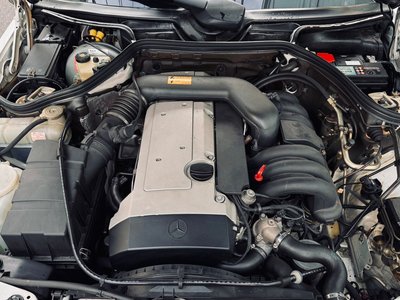 MERCEDES-BENZ E-CLASS - 2