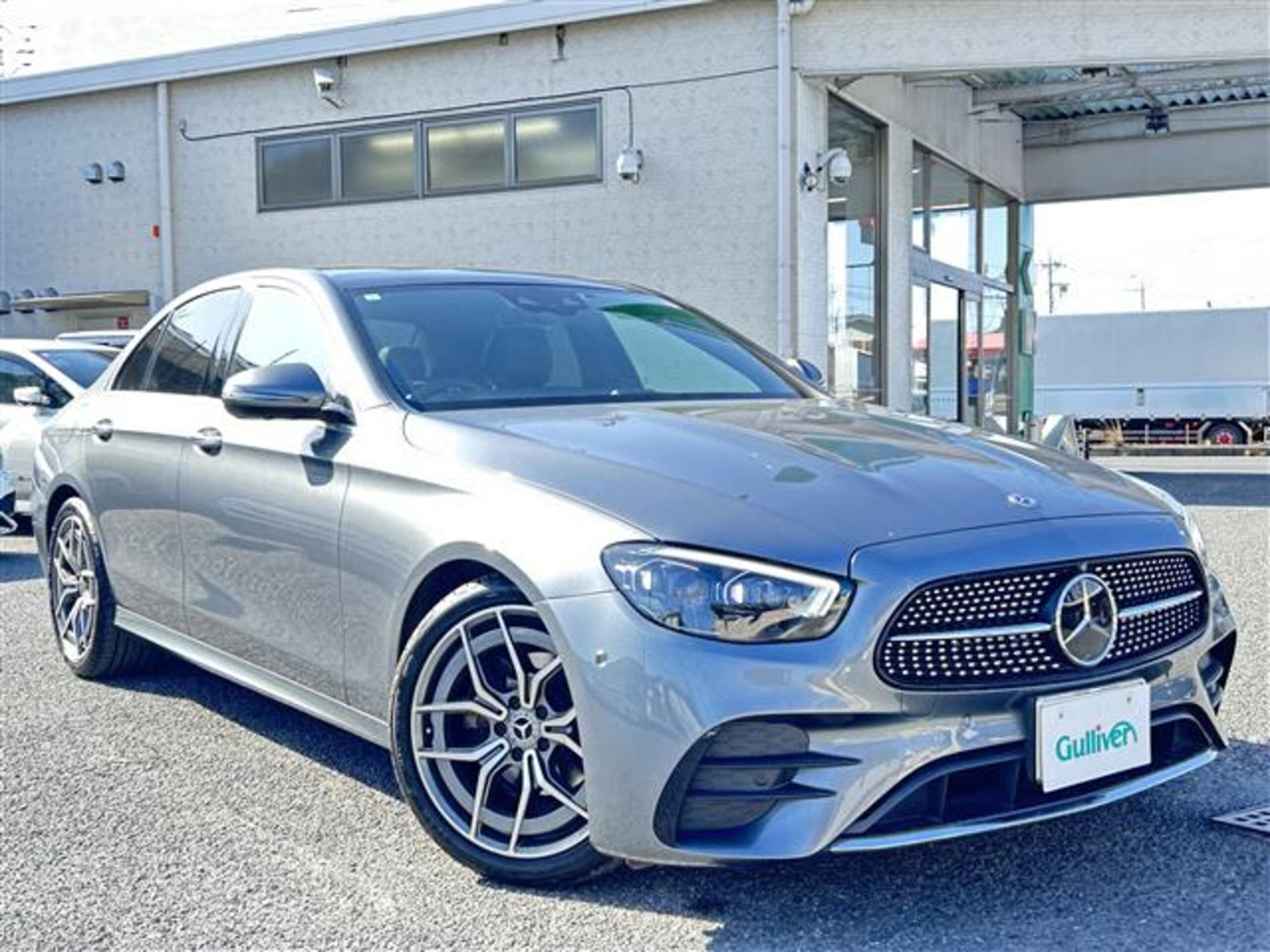 MERCEDES-BENZ E-CLASS - View 1