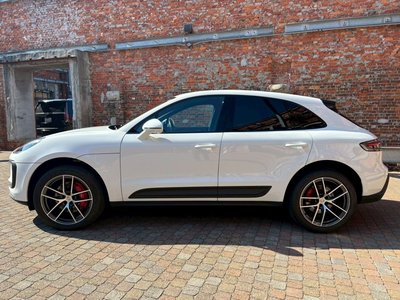 PORSCHE MACAN - 9