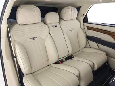 صورة مصغرة 44 لـ 2025 Bentley BENTAYGA