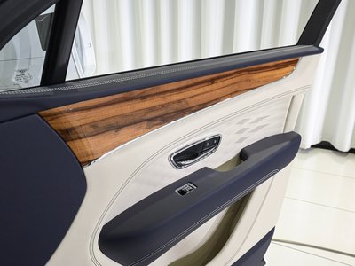 صورة مصغرة 12 لـ 2025 Bentley BENTAYGA