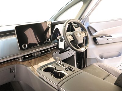 صورة مصغرة 16 لـ 2024 Lexus LM