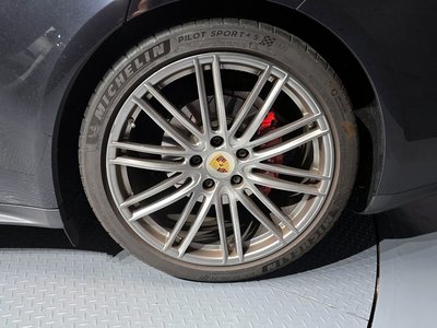 PORSCHE PANAMERA - 8