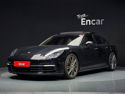 PORSCHE PANAMERA - 1