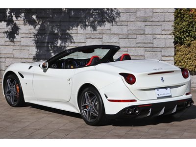 FERRARI CALIFORNIA T - 9