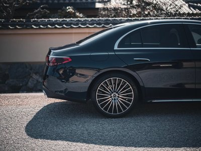 MERCEDES-BENZ E-CLASS - 7