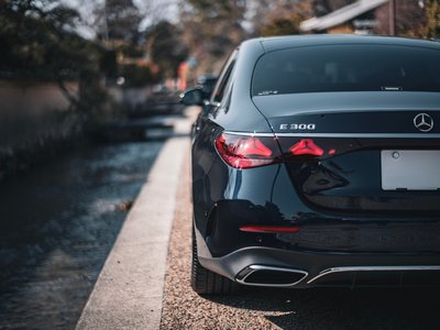 MERCEDES-BENZ E-CLASS - 6
