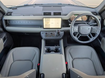 LAND ROVER DEFENDER - 4