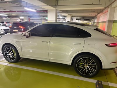 2025 Porsche CAYENNE 照片 2