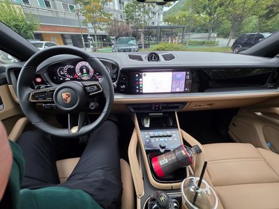 2025 Porsche CAYENNE 照片 9