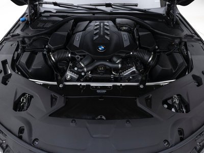 BMW 8 SERIES - 7