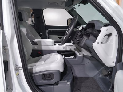2025 LAND Rover DEFENDER — миниатюра 17