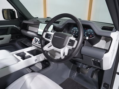 2025 LAND Rover DEFENDER — миниатюра 15