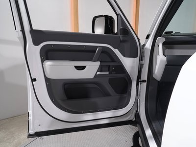 2025 LAND Rover DEFENDER — миниатюра 40