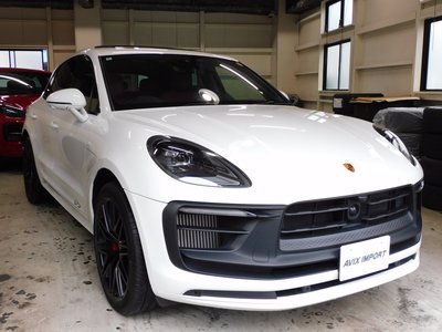 PORSCHE MACAN - 3