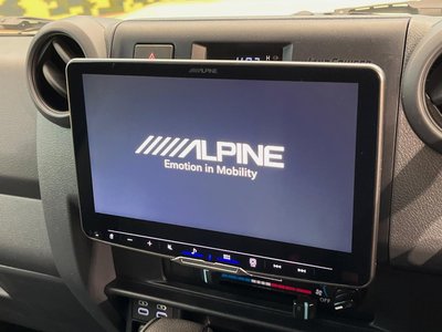 TOYOTA LAND CRUISER 70 - 3