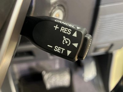 TOYOTA LAND CRUISER 70 - 5