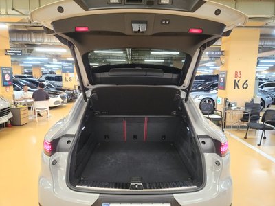 صورة 6 لـ 2020 Porsche CAYENNE