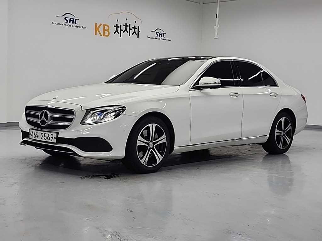 MERCEDES-BENZ E-CLASS - View 1