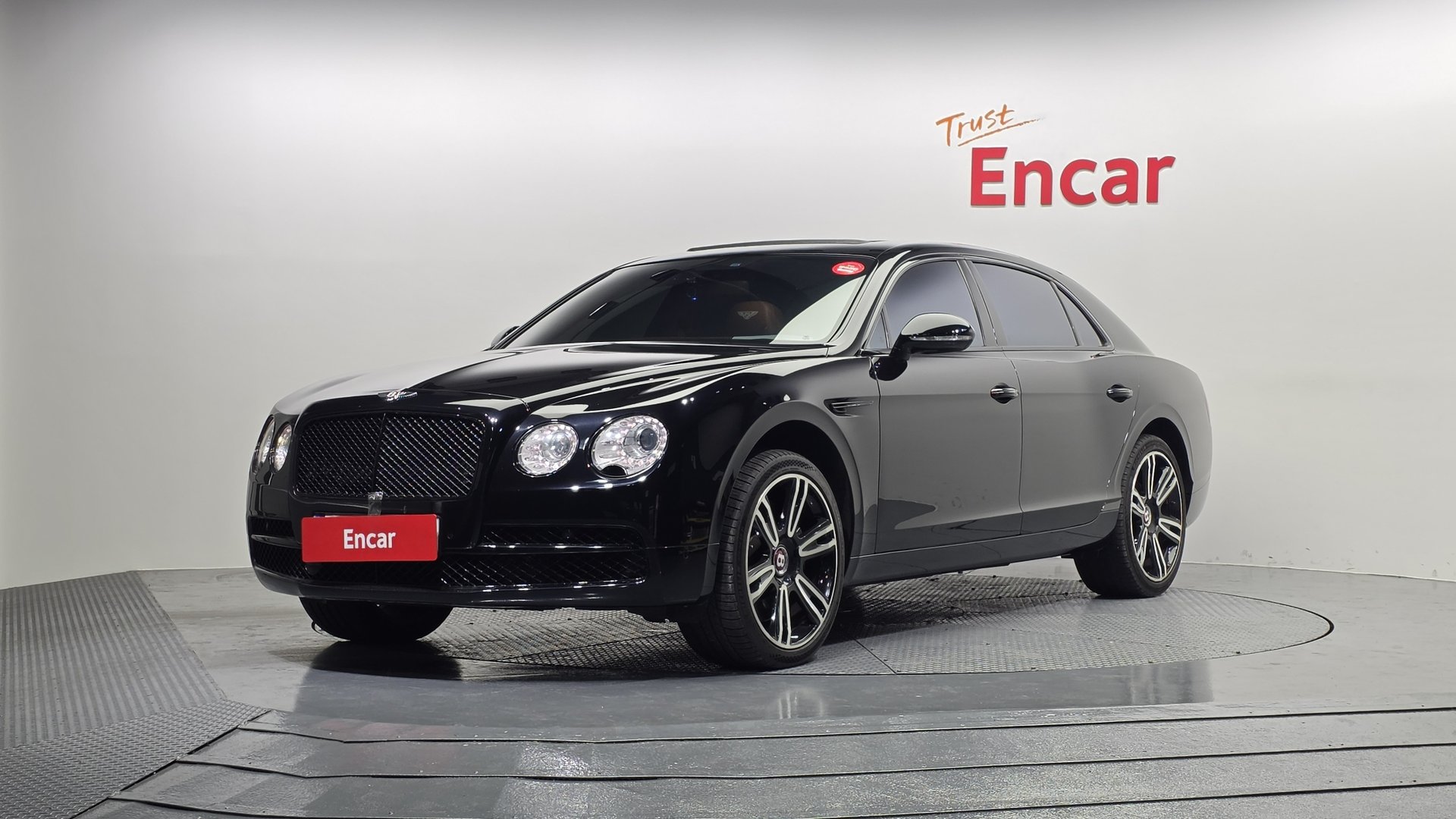 BENTLEY FLYING SPUR - View 1