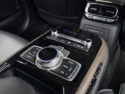 صورة مصغرة 25 لـ 2019 Genesis G90
