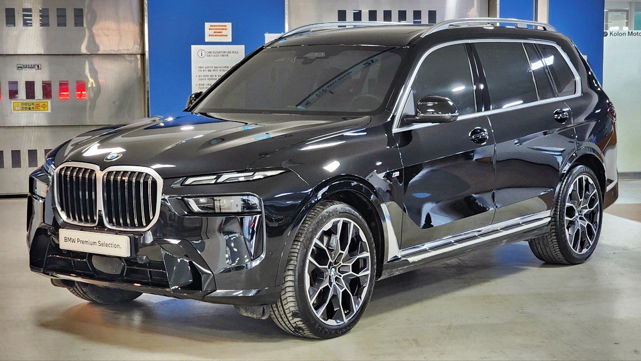 BMW X7 - View 1