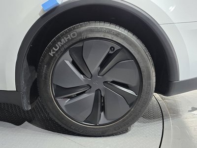 TESLA MODEL Y - 8
