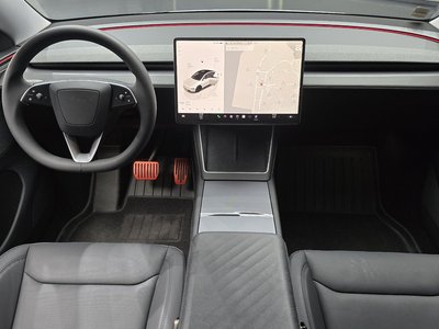 TESLA MODEL Y - 5