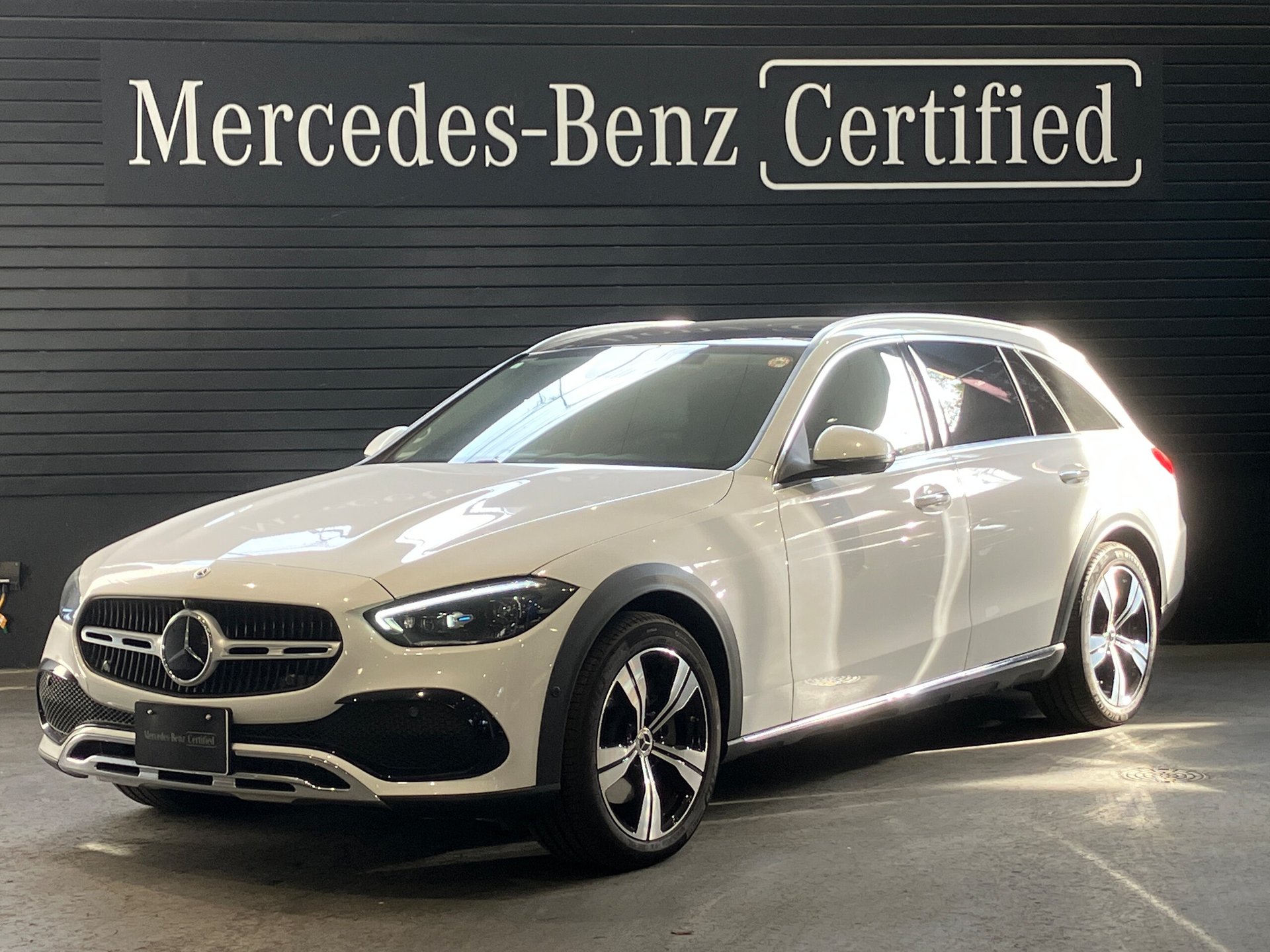 MERCEDES-BENZ C-CLASS - View 1