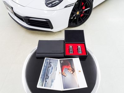 PORSCHE 911 - 4