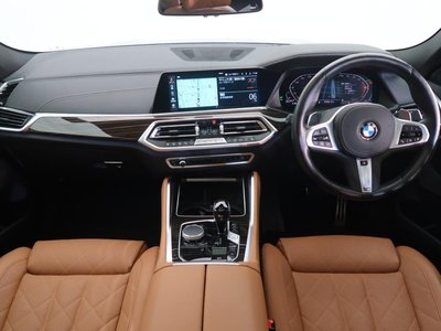 2022 BMW X6 photo 2