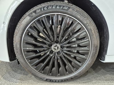 MERCEDES-BENZ E-CLASS - 6