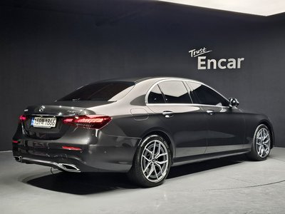 MERCEDES-BENZ E-CLASS - 3