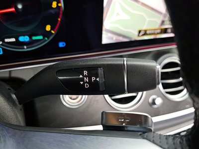 MERCEDES-BENZ E-CLASS - 9