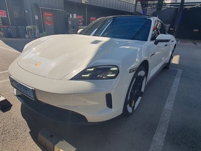 صورة 1 لـ 2025 Porsche TAYCAN
