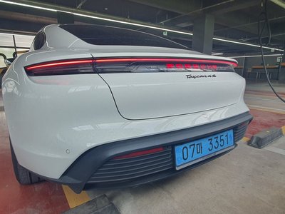 صورة 3 لـ 2025 Porsche TAYCAN